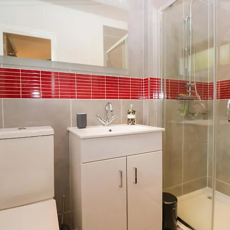 5 Waterside Wood Tatil Evi