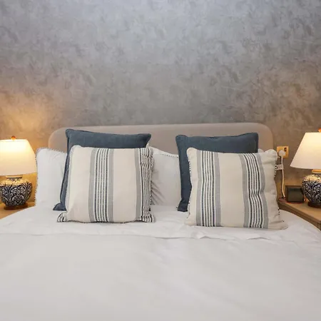 5 Waterside Wood Tatil Evi *