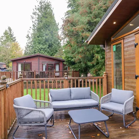 5 Waterside Wood Tatil Evi *