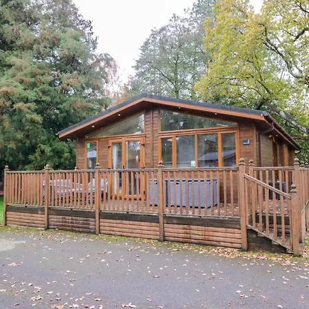 5 Waterside Wood Windermere