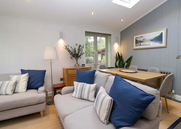 5 Waterside Wood Casa de Férias *