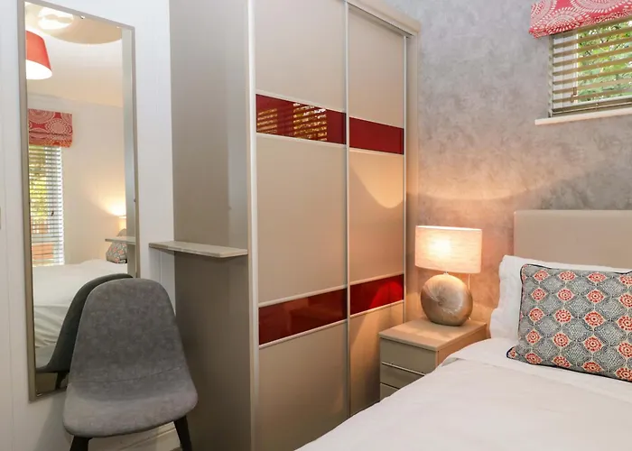 5 Waterside Wood * Windermere