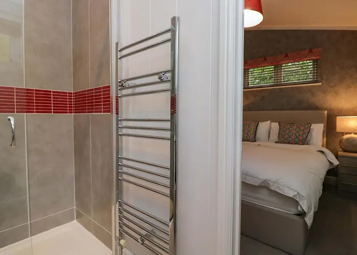 5 Waterside Wood * Windermere