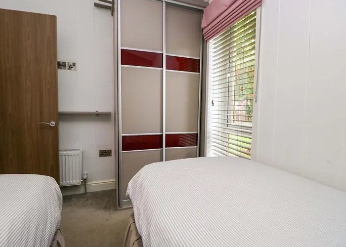 5 Waterside Wood Casa de Férias *