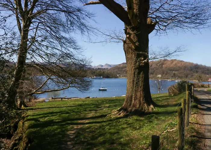 5 Waterside Wood Windermere