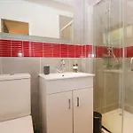 5 Waterside Wood Nyaraló