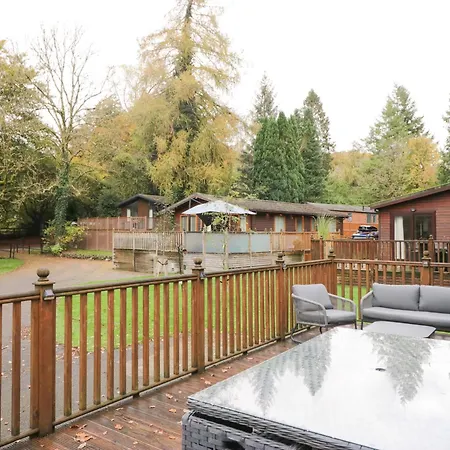 5 Waterside Wood *